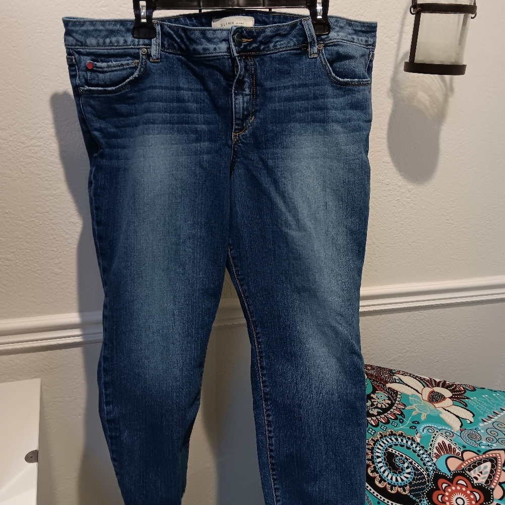 Blue Skinny Jeans with a Sleek Fit and Comfortable Stretch